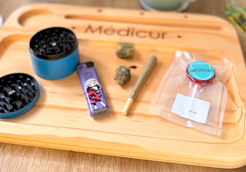 Medicur rolling tray with a grinder, lighter and pre-roll